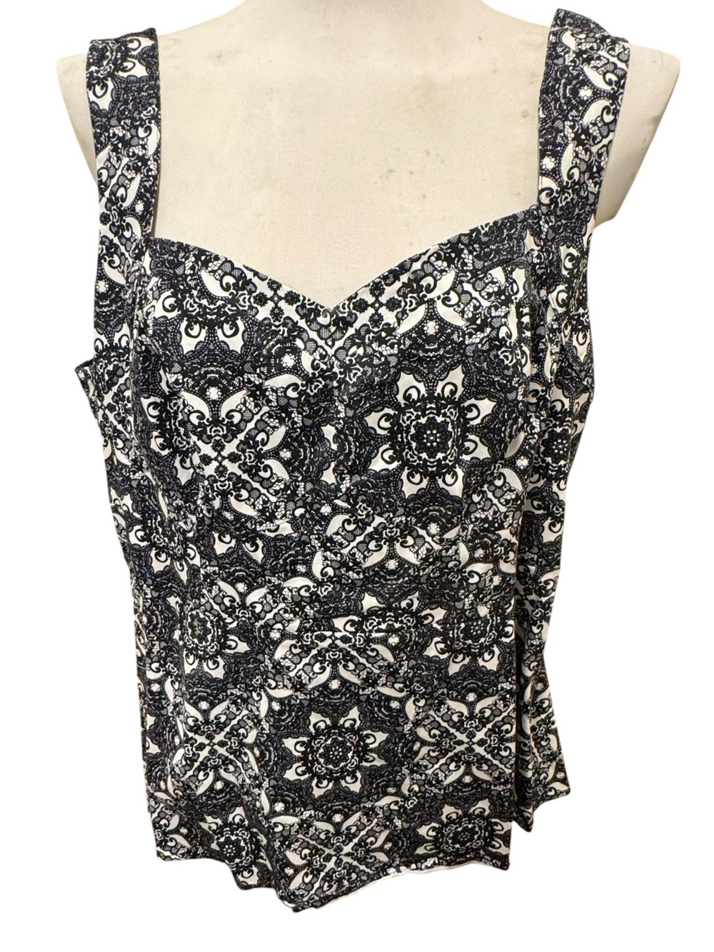 Torrid Size 1 Black Ivory Lace Print Peplum Tank Top Sweetheart Neck
